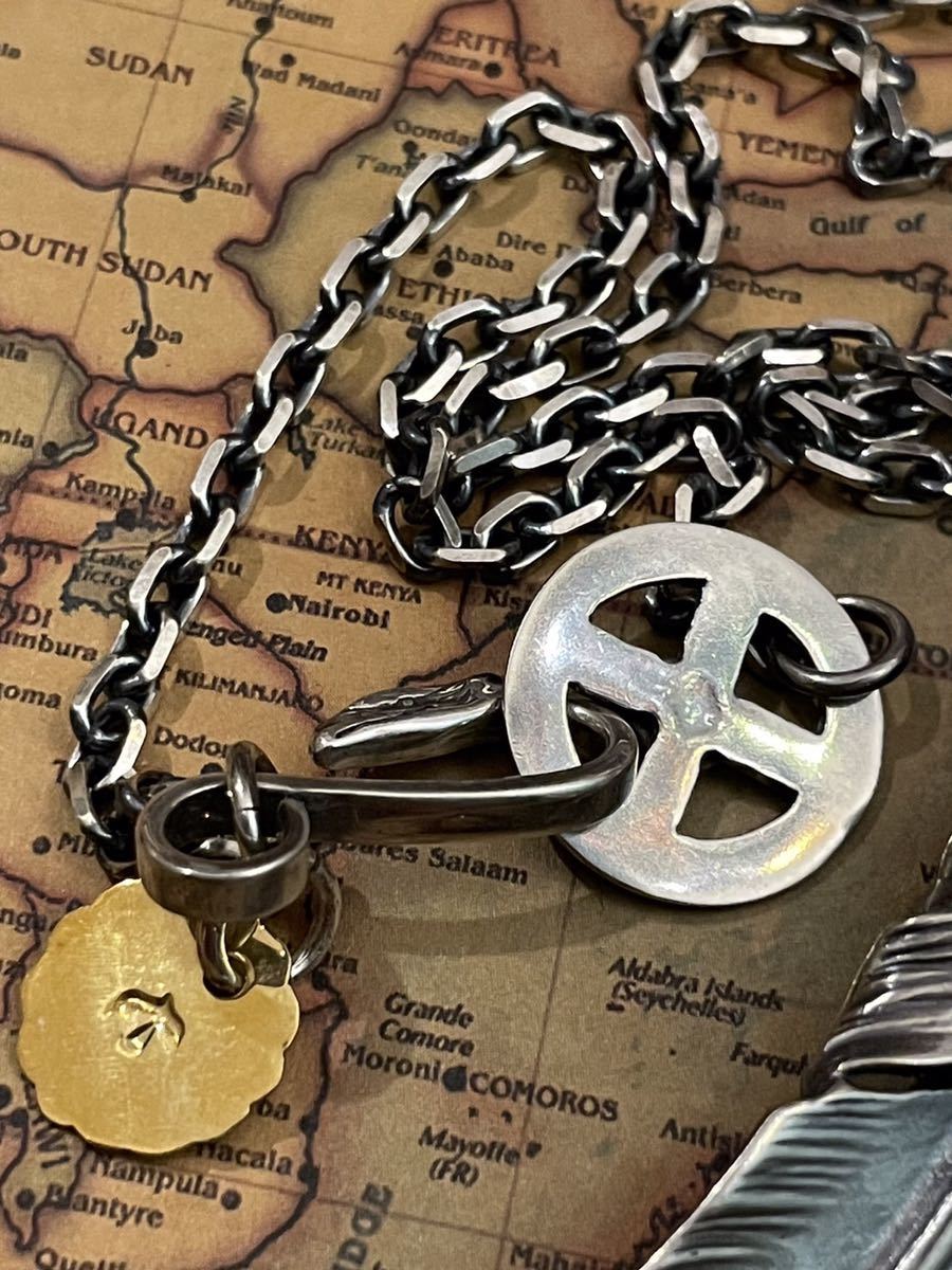 【ゴローズ】 金爪タタキメタル特大フェザー全金メタル小イーグルフック細角チェーン ゴローズ】 金爪タタキメタル特大フェザー全金メタル小イーグルフック