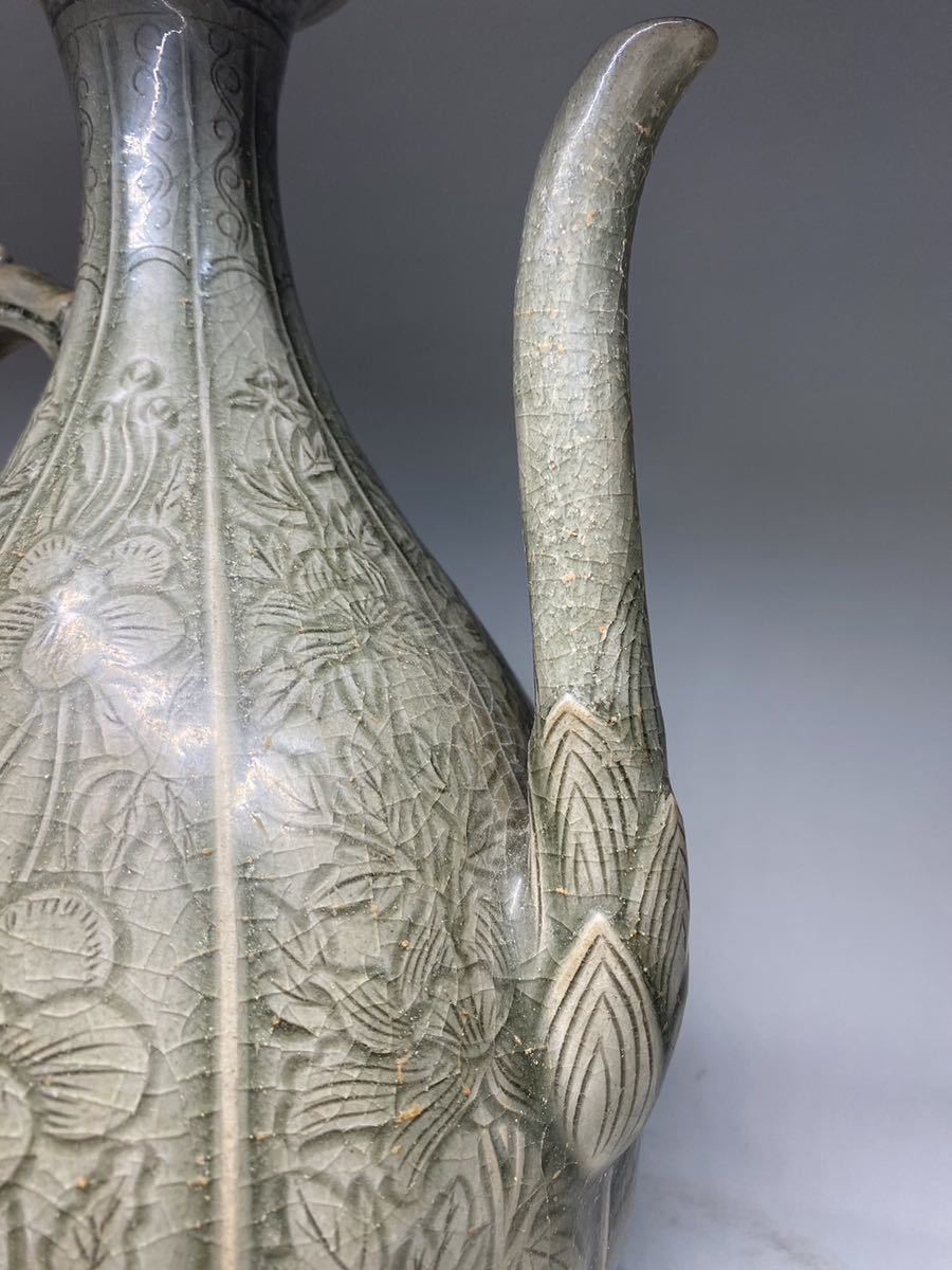 N95 収集家保管品 宋代 緑釉青磁水壺(検索:中国陶器 陰刻紋 古玩