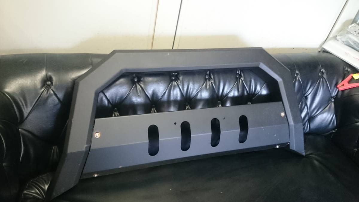 1000円～【訳アリ】200系 ハイエース 標準用 スクエア バンパー ガード マット ブラック スキッド 付き ブッシュ バー 角パイプ 角型