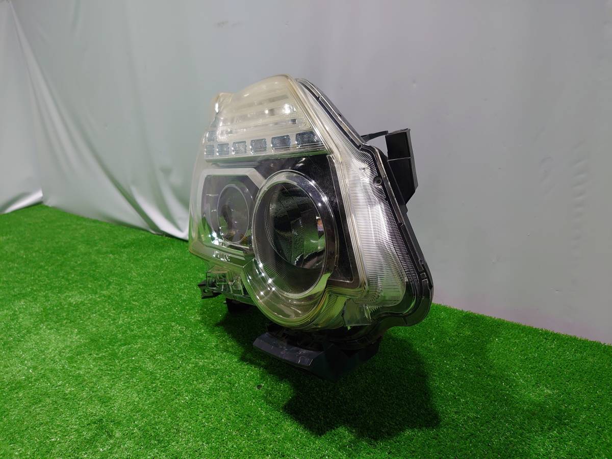 T31 NT31 エクストレイル 後期 純正 HID 右ライト 右ヘッドライト 1849