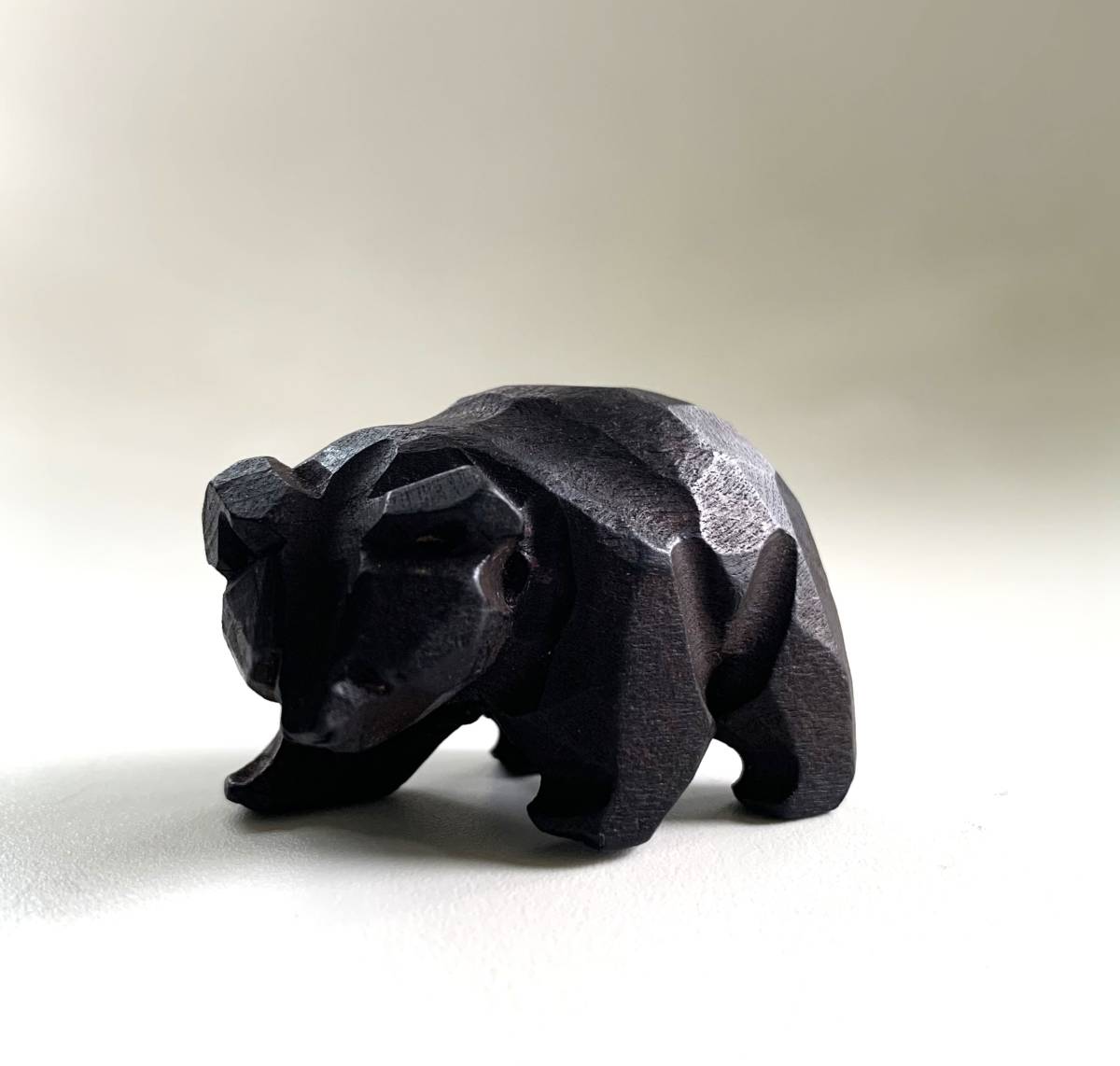 ◇木彫り 熊 置物 くま クマ 工芸品 民芸品 伝統工芸品 木製 オブジェ 