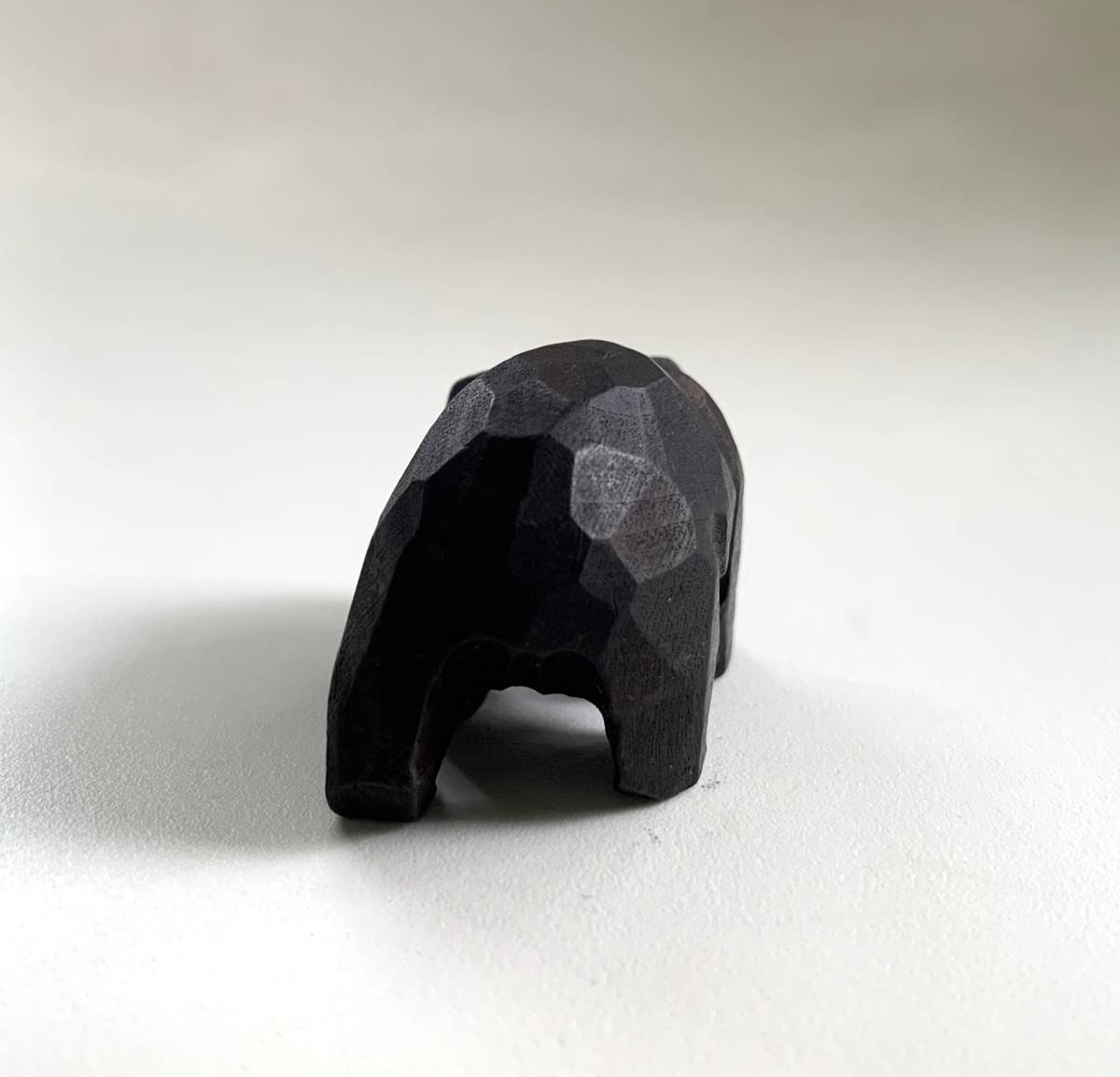 ◇木彫り 熊 置物 くま クマ 工芸品 民芸品 伝統工芸品 木製 オブジェ 