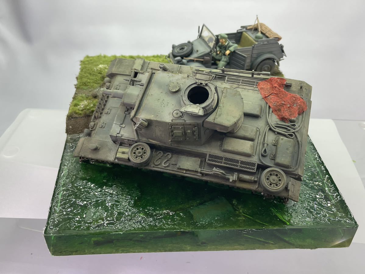 ドイツ軍士官たちと川に沈むIII号戦車 レジン ジオラマ キューベル 