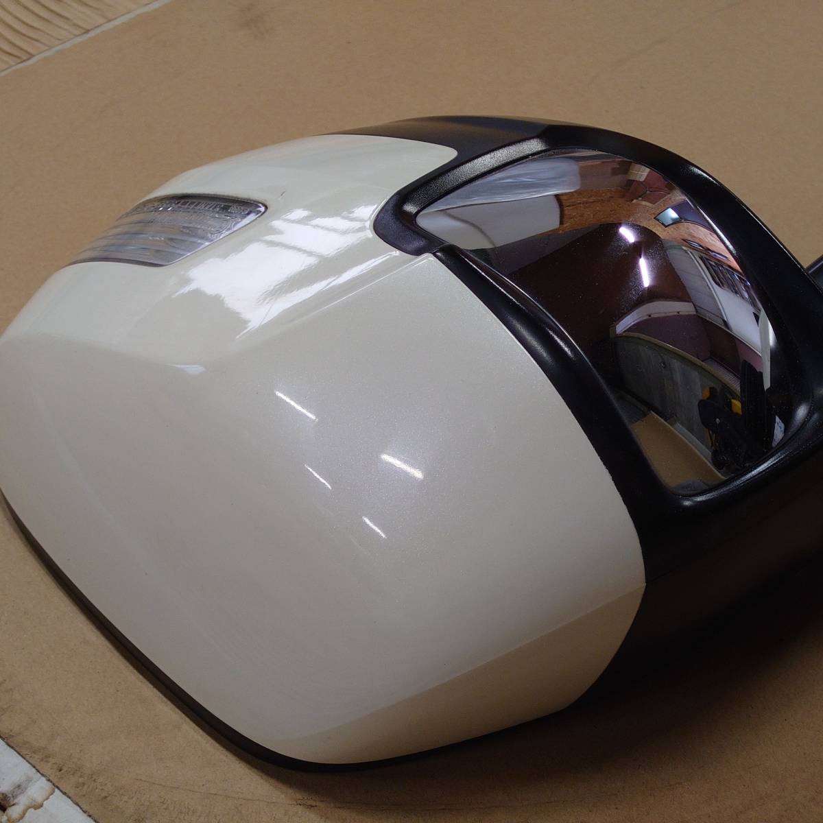 ホンダ JF1 NBOX 左ドアミラー白色パール STANLEY P9292