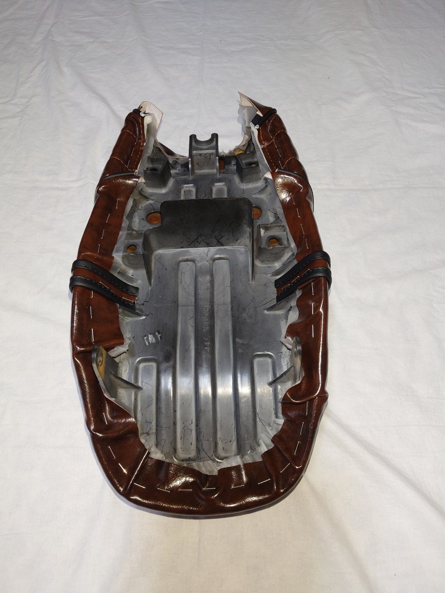 送料無料☆エイプ50用あんこ抜きタックロールシートフルキット