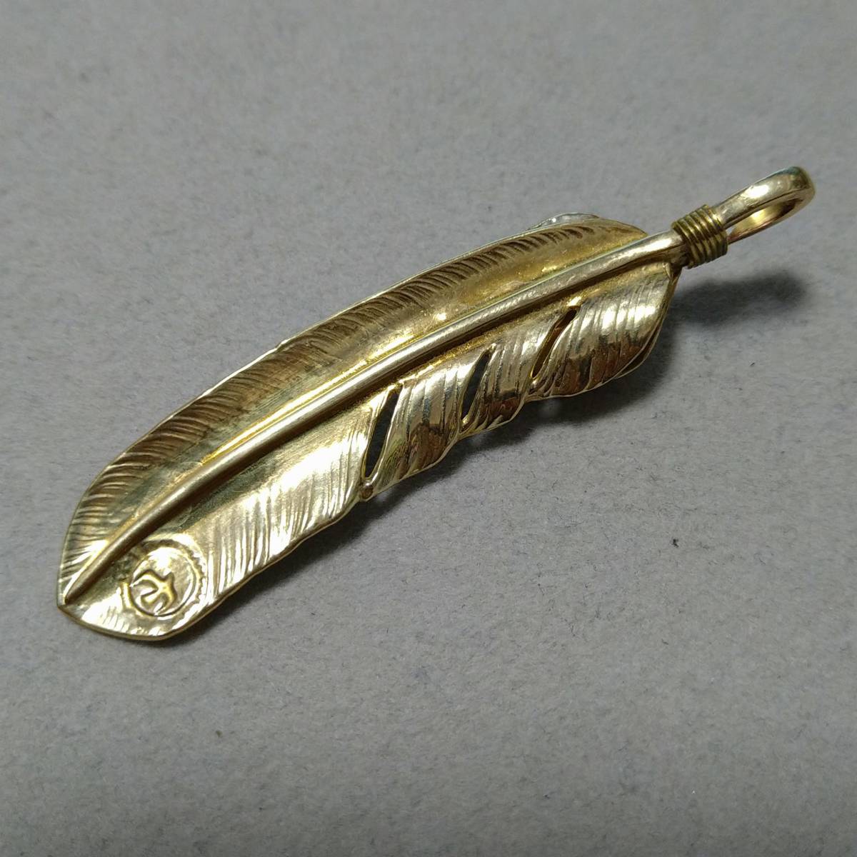 ゴローズ風上金金縄ターコイズ特大フェザー右向き