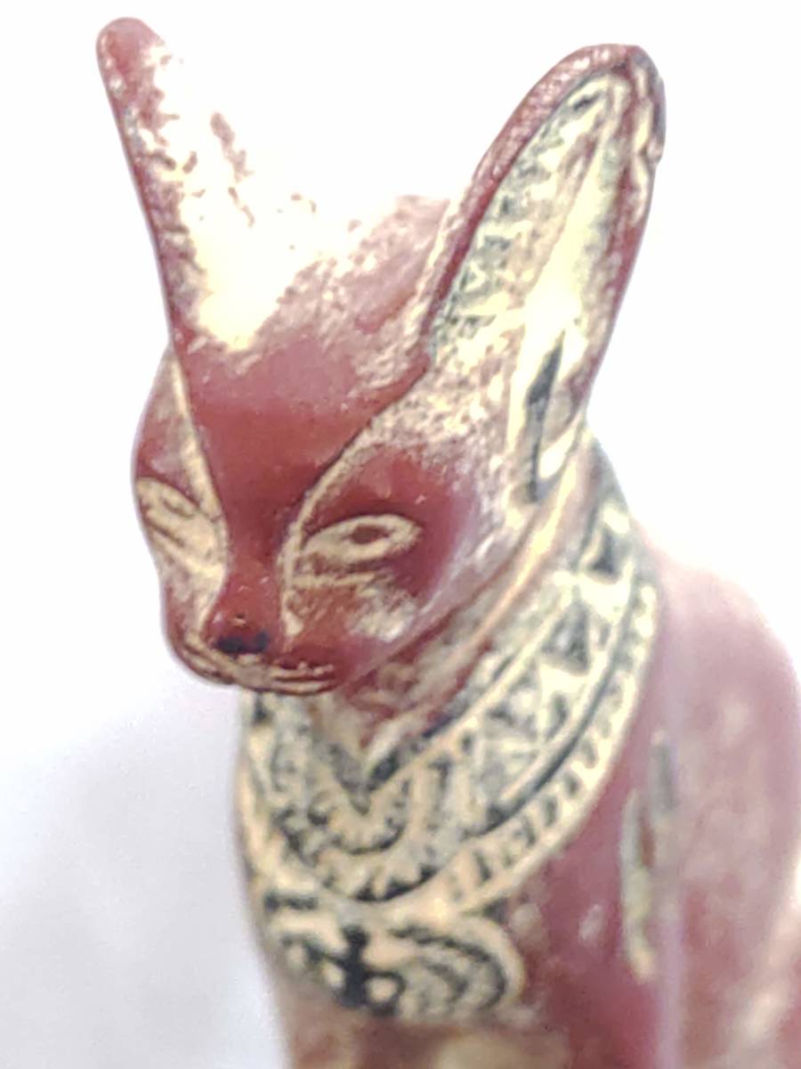 【特別出土品】　バステト　石像　古代エジプト　猫神　赤　ヒエログリフ文字　副葬品　スマートな顔の猫　かわいい後ろ姿　スピリチュアル