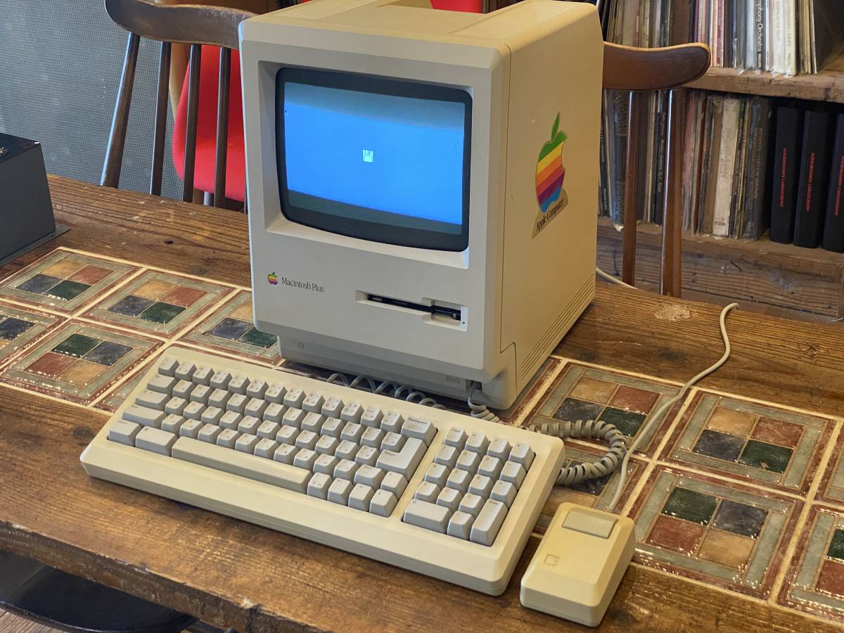 セール，お得 Apple M0001A Macintosh Plus 現状品｜付属資料多数(68k)｜売買されたオークション情報、yahooの商品情報をアーカイブ公開 - オークファン 68k