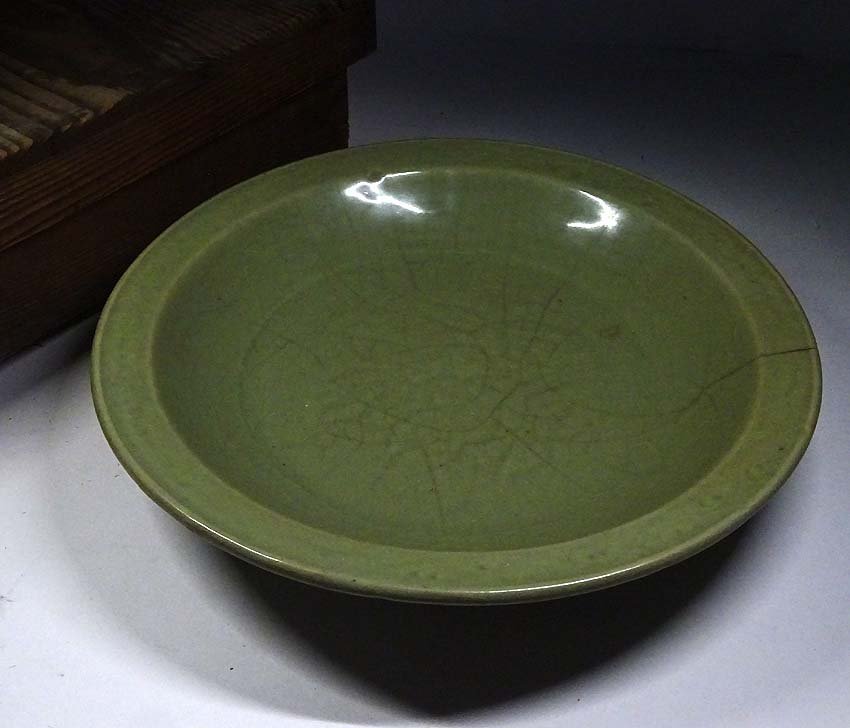 緑屋ss■ 中国古玩　龍泉窯 青磁　大皿　幅約38cm　木箱　唐物 時代物　i9/7-6034/21-4#120