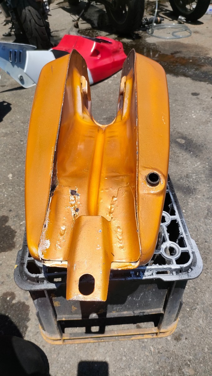 GT250 純正タンク 希少 当時物 旧車 (検索用 GT100 GT125 GT185 GT380
