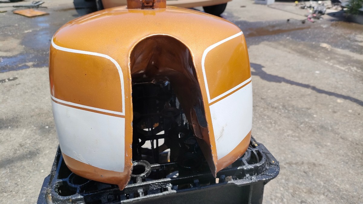 GT250 純正タンク 希少 当時物 旧車 (検索用 GT100 GT125 GT185 GT380