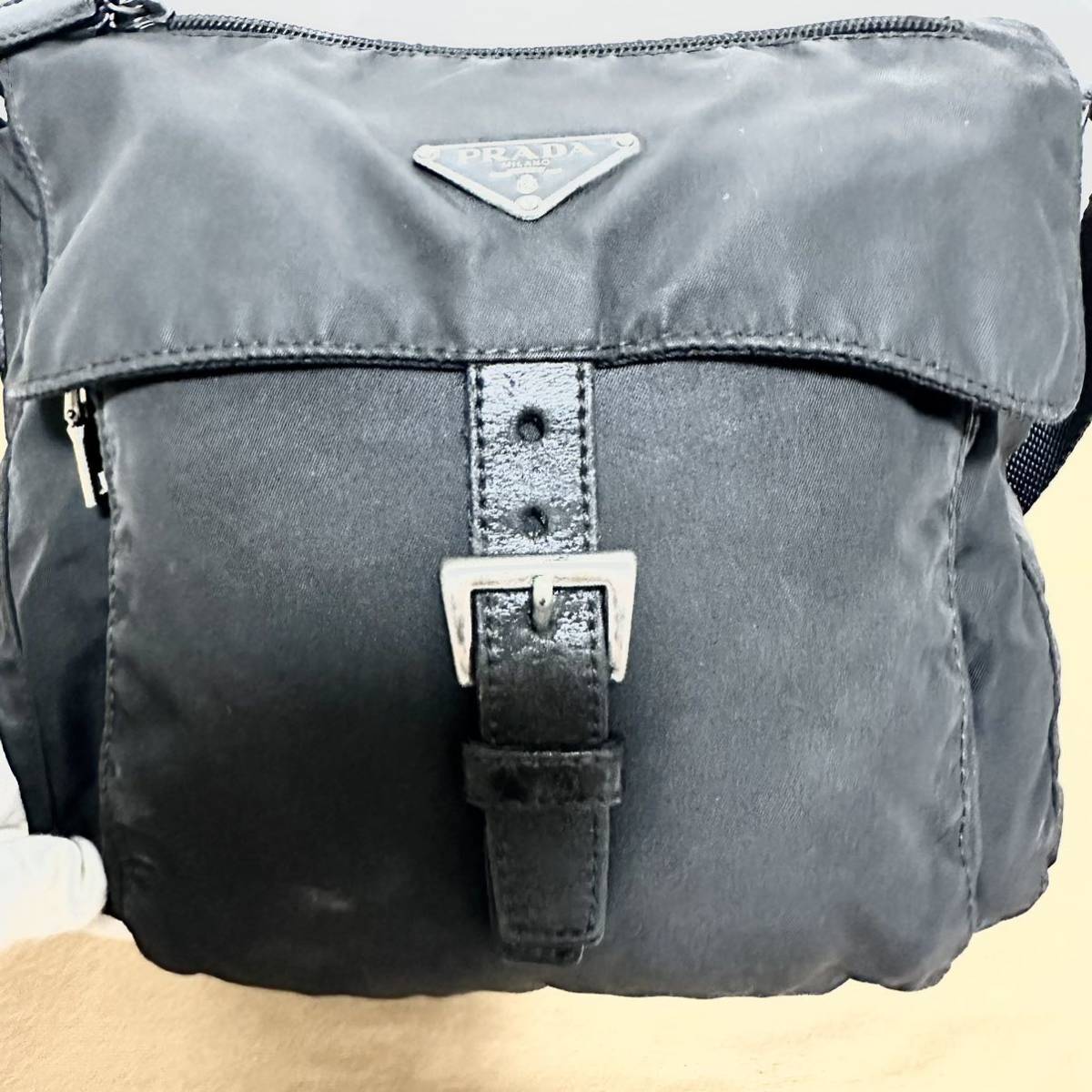 PRADA プラダ ショルダーバッグ クロスボディ 斜め掛け ベルト PRADA プラダ ショルダーバッグ クロスボディ 斜め掛け ベルト