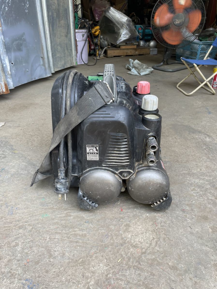 Y2。動きますがジャンク扱い。日立工機エアコンプレッサ EC 1245H。満  