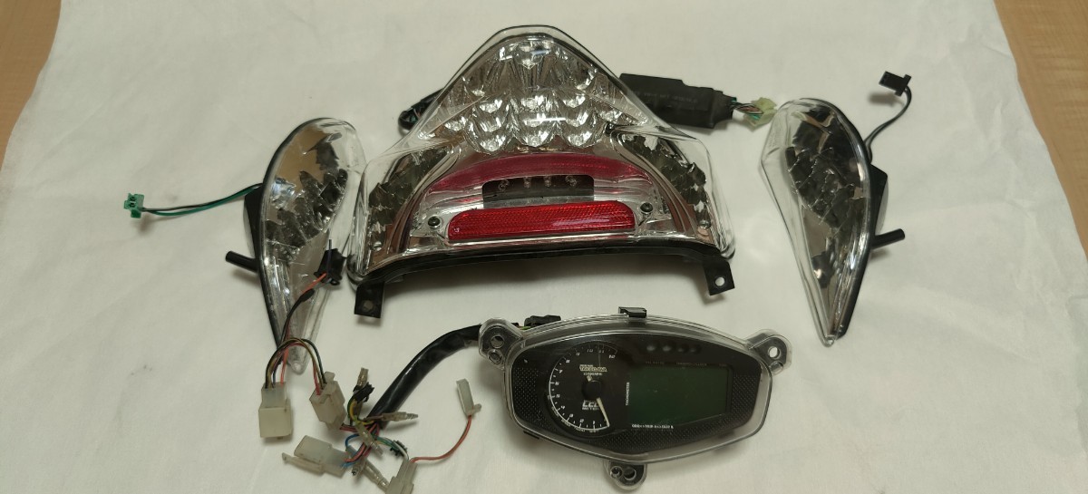 アドレスV125G TAKEGAWA LCDメーター 前後LEDキット付き メーター