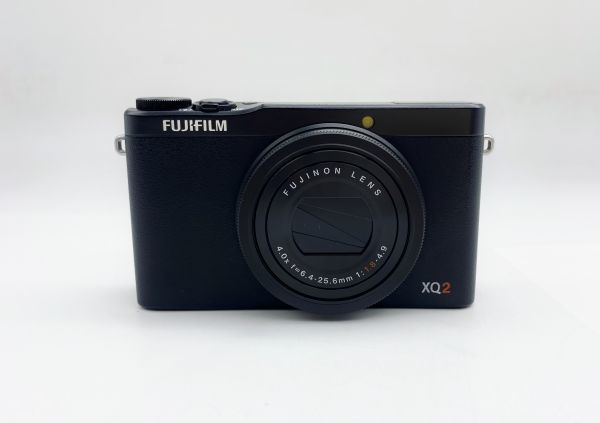 FUJIFILM XQ2
