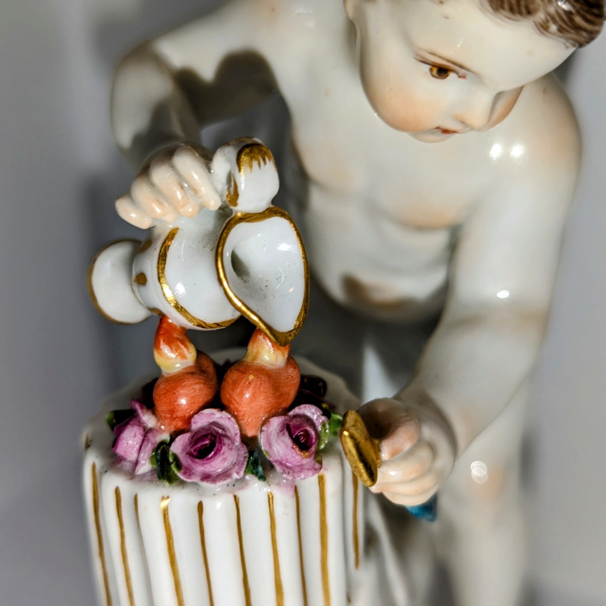 コレクター放出品 マイセン Meissen 箴言の天使 花の世話をする天使