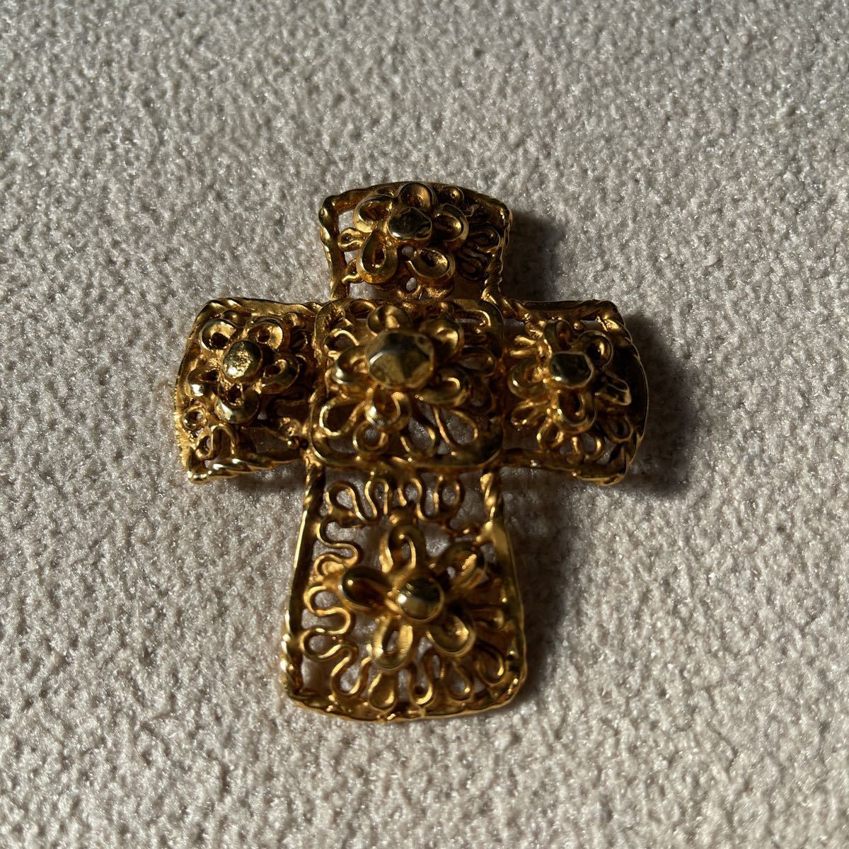 アクセサリー Christian Lacroix・クリスチャンラクロワ・ブローチ