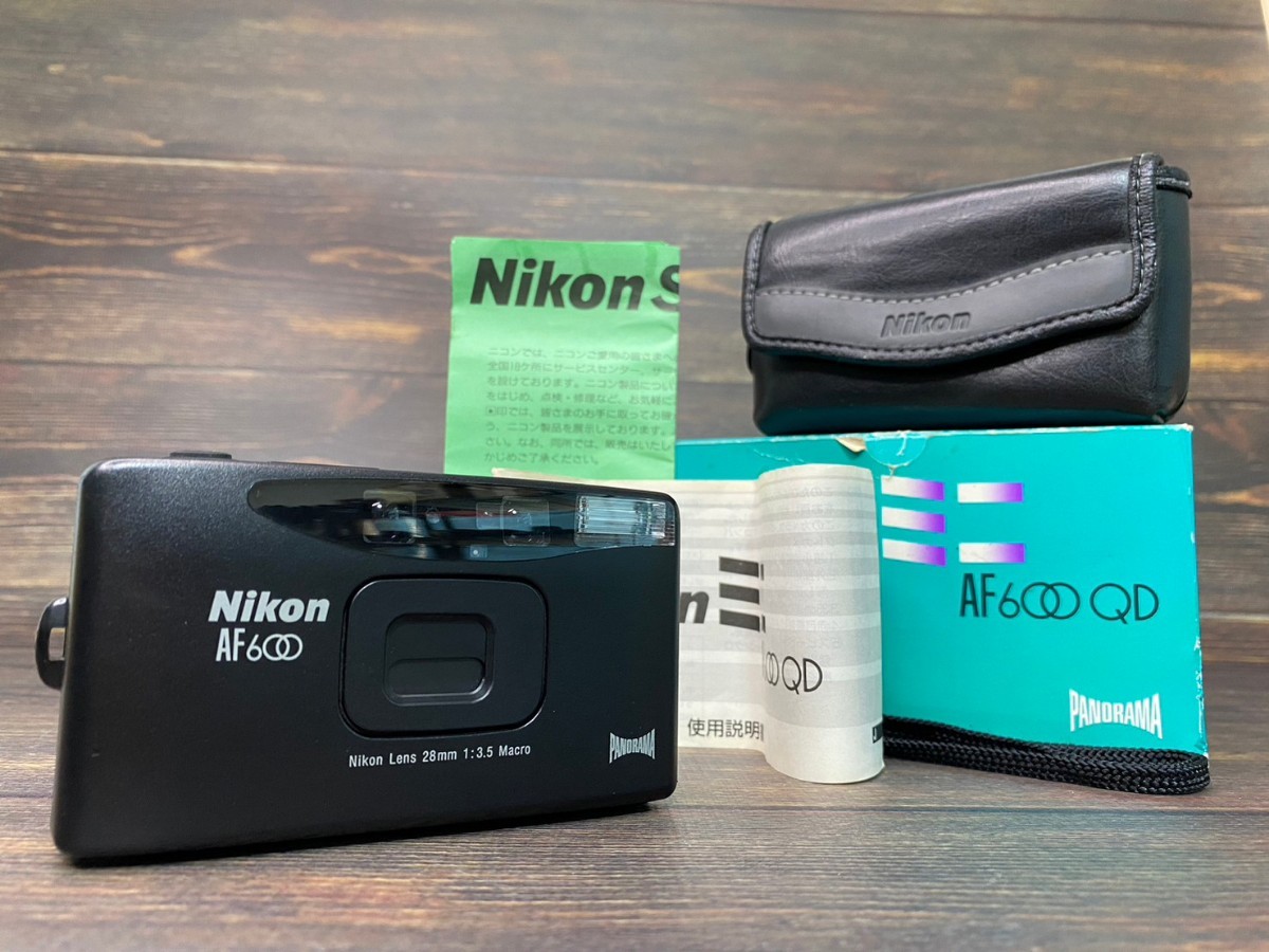 ニコン Nikon AF600 コンパクトフィルムカメラ　ケースつき Nikon ニコン AF 600 QD コンパクトフィルムカメラ ケース 元箱付き