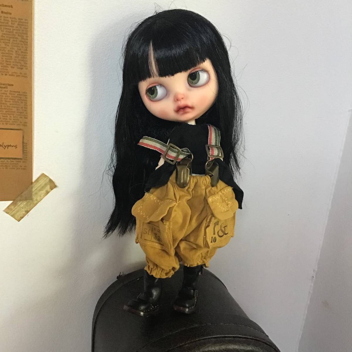 ネオブライス アウトフィット ポッケが可愛いマスタード色のパンツと