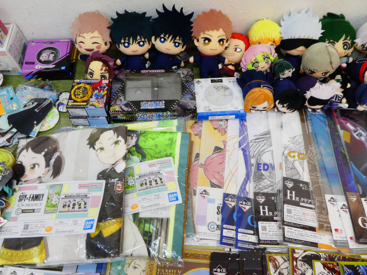 084-R07) 現状品 いろいろ アニメ グッズ まとめ売り スパイファミリー