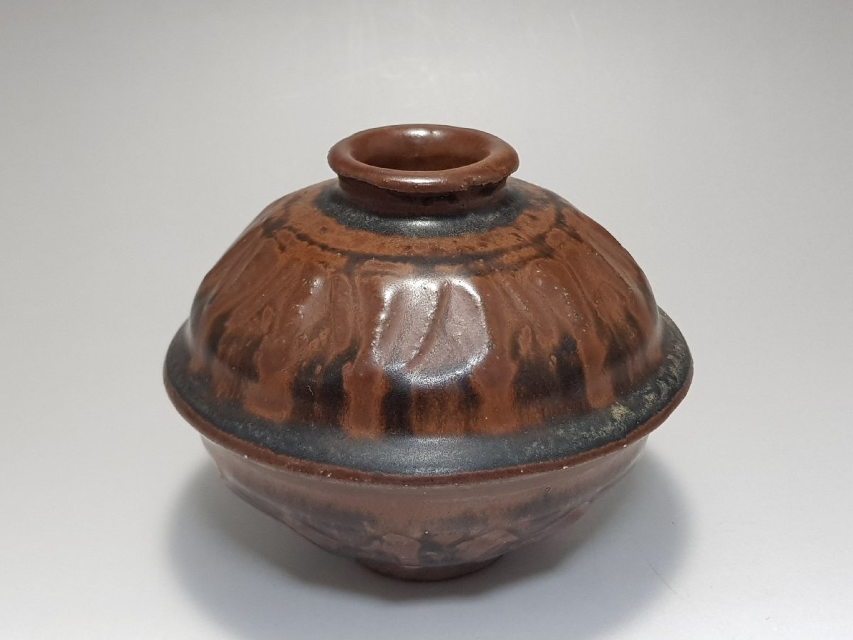 鉄釉 陽刻 蓮瓣紋 窯変天目壺 時代唐物 幅約10.6cm / 花瓶 飾瓶 花插 