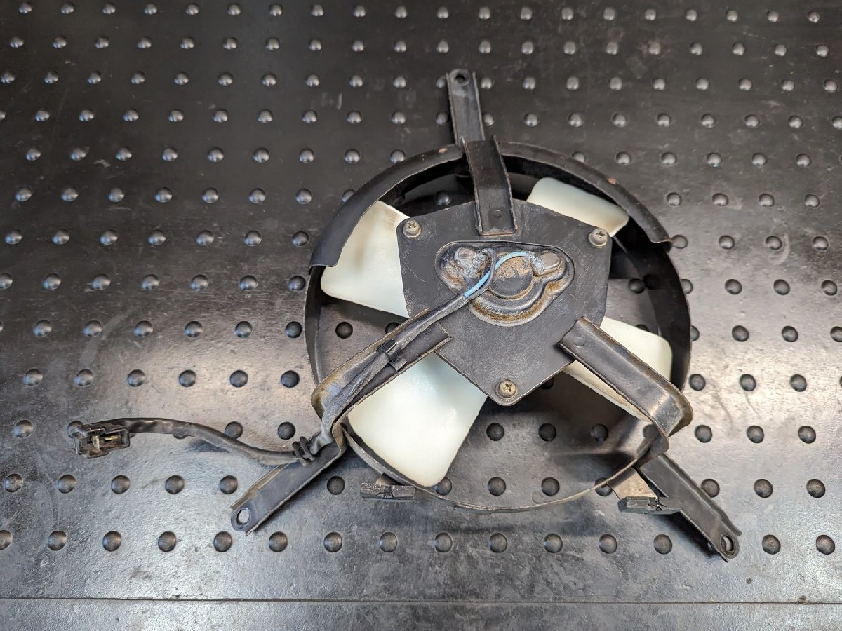 ZZR1100 カワサキ ZZR1100 C型 純正 ラウンドラジエター 歪み漏れ無し