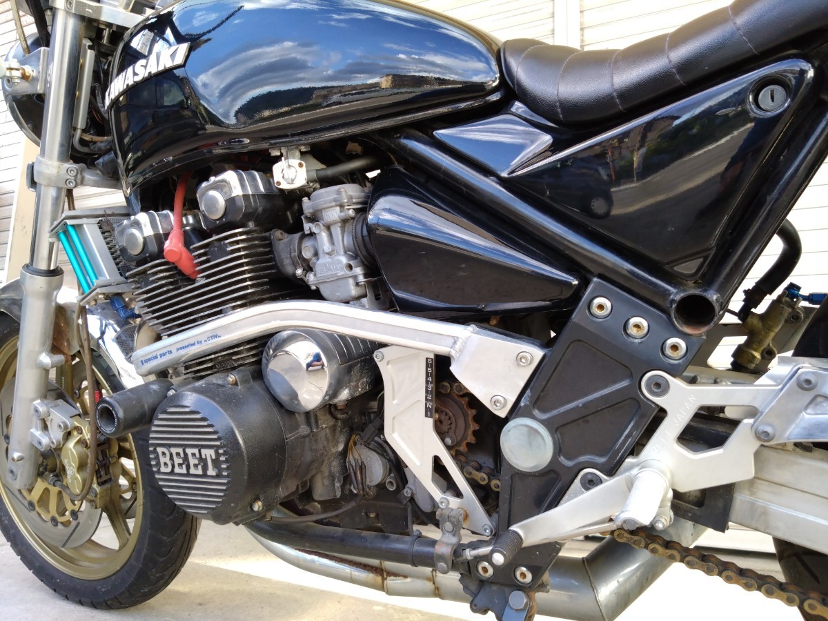 実働KAWASAKIゼファー400 C4型極上高級パーツ多数装着大人カスタム爆発