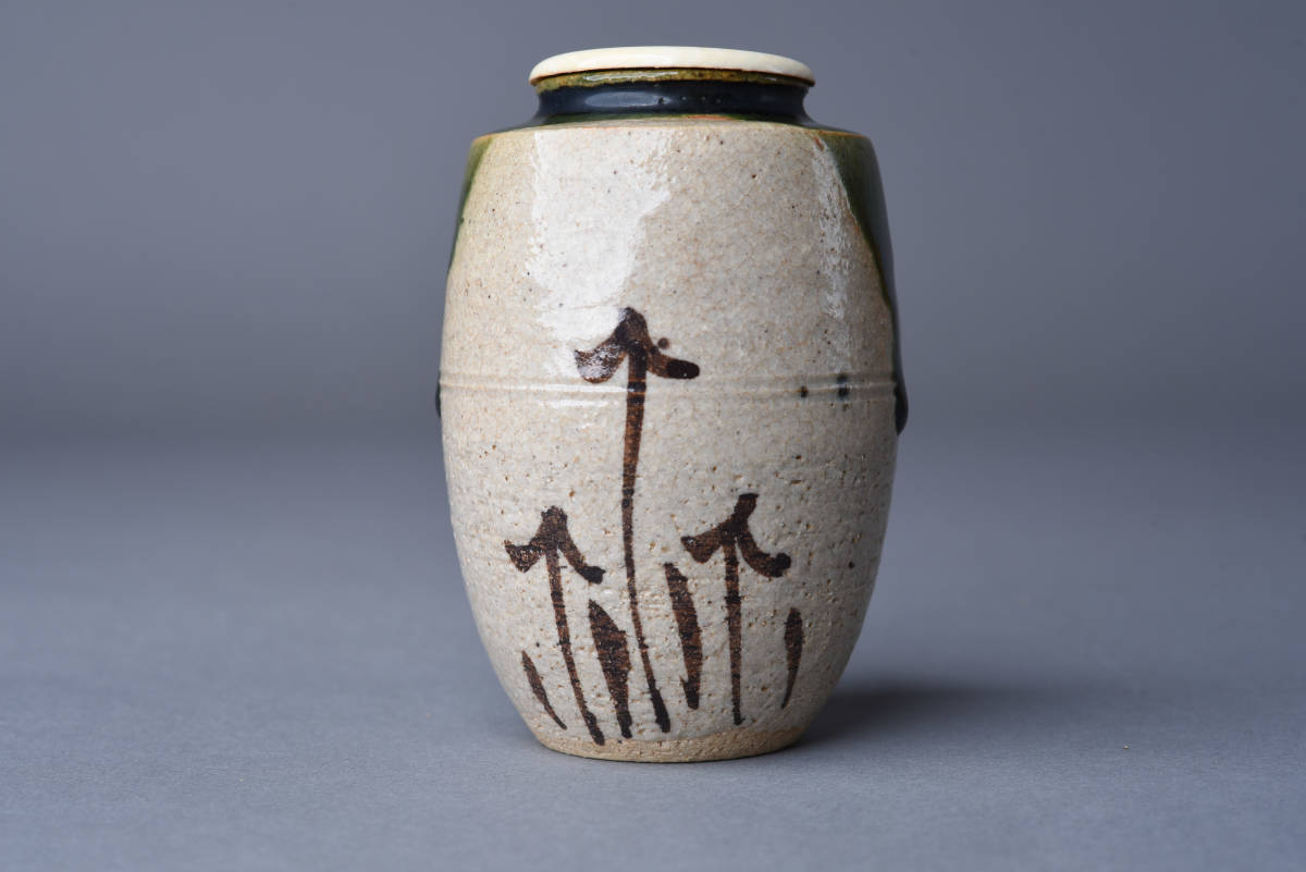 【SBCB】6103 山口錠鉄　織部　肩衝茶入　仕覆付き　共箱　茶道具 肩衝茶入 共箱 茶道具 種類 お値下げ 仕覆：地文尽長尾