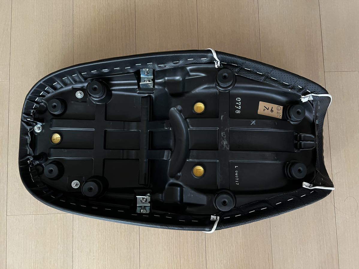 茗荷シート Z900RS 【公式通販】