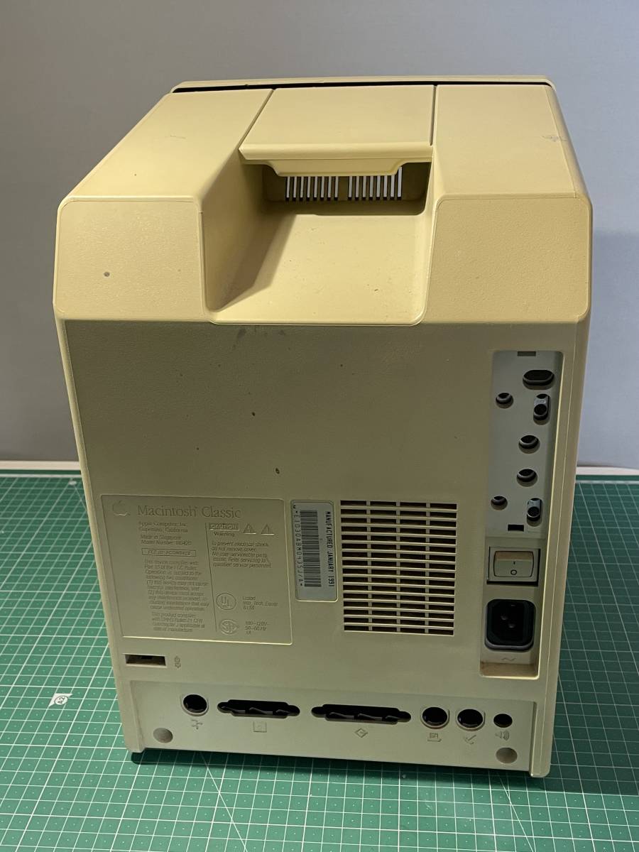 ☆アップル Macintosh ClassicⅡ 筐体のみ 中身撤去済み アップル