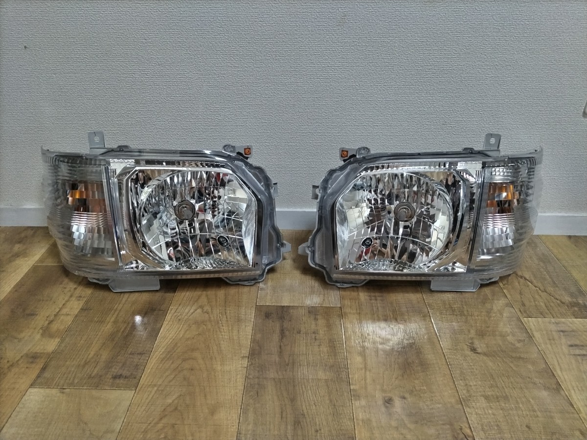 左右セット ハイエース 純正ヘッドライト ヘッドライト 純正品 200系 
