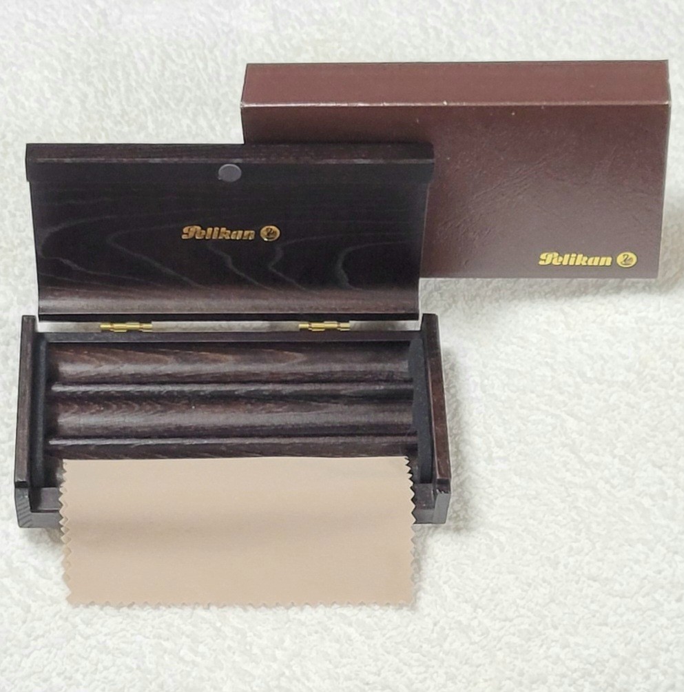 Pelikan Pelikan ペリカン ペンケース 万年筆ケース 木製 未使用品