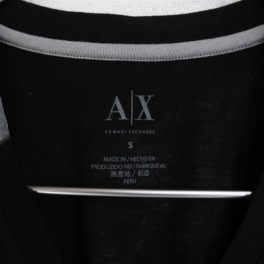 ☆未使用タグ付き！アルマーニエクスチェンジ Vネック半袖Tシャツ S 