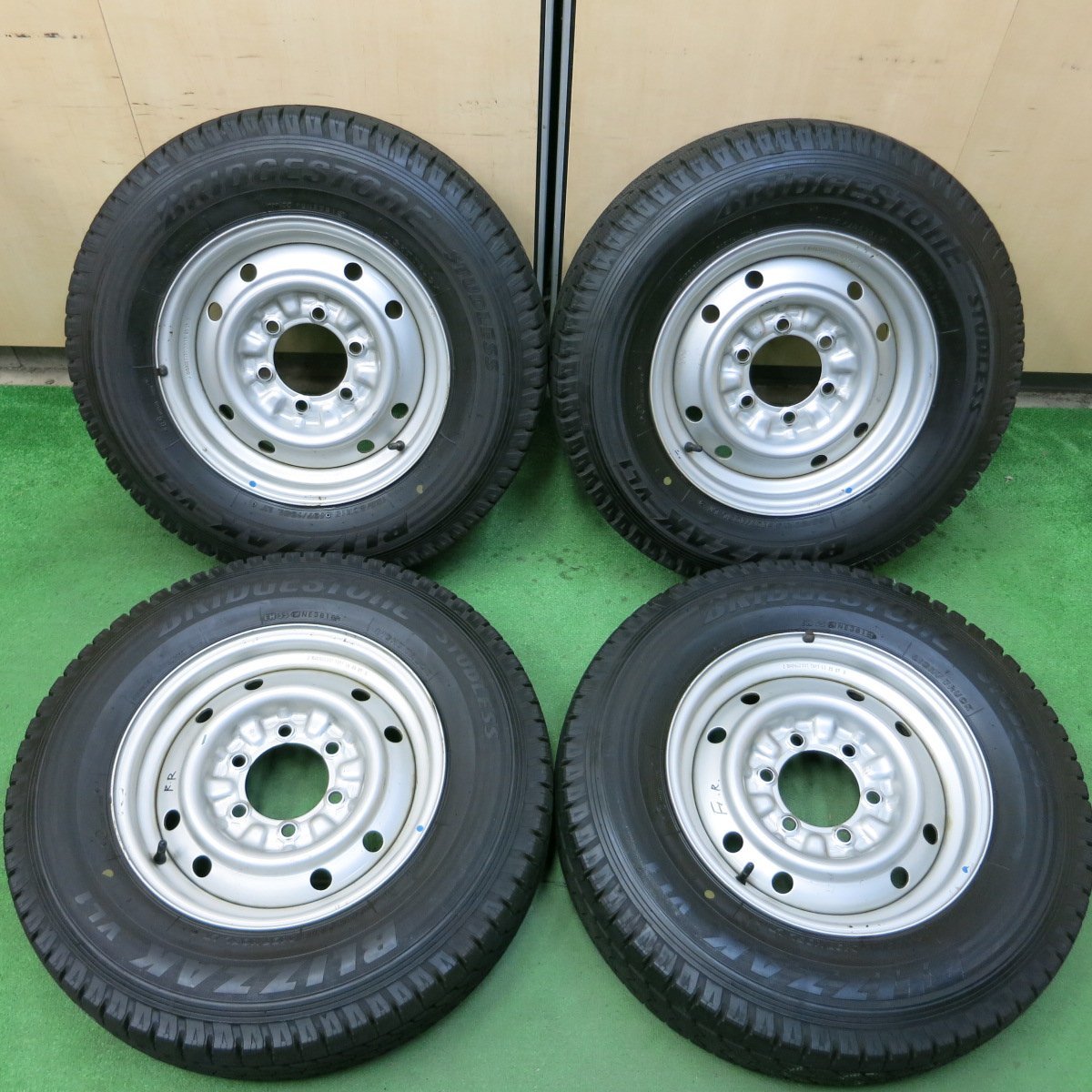 バリ溝 195/80R15 107/105L ブリザック VL1 ハイエース ブリヂストン