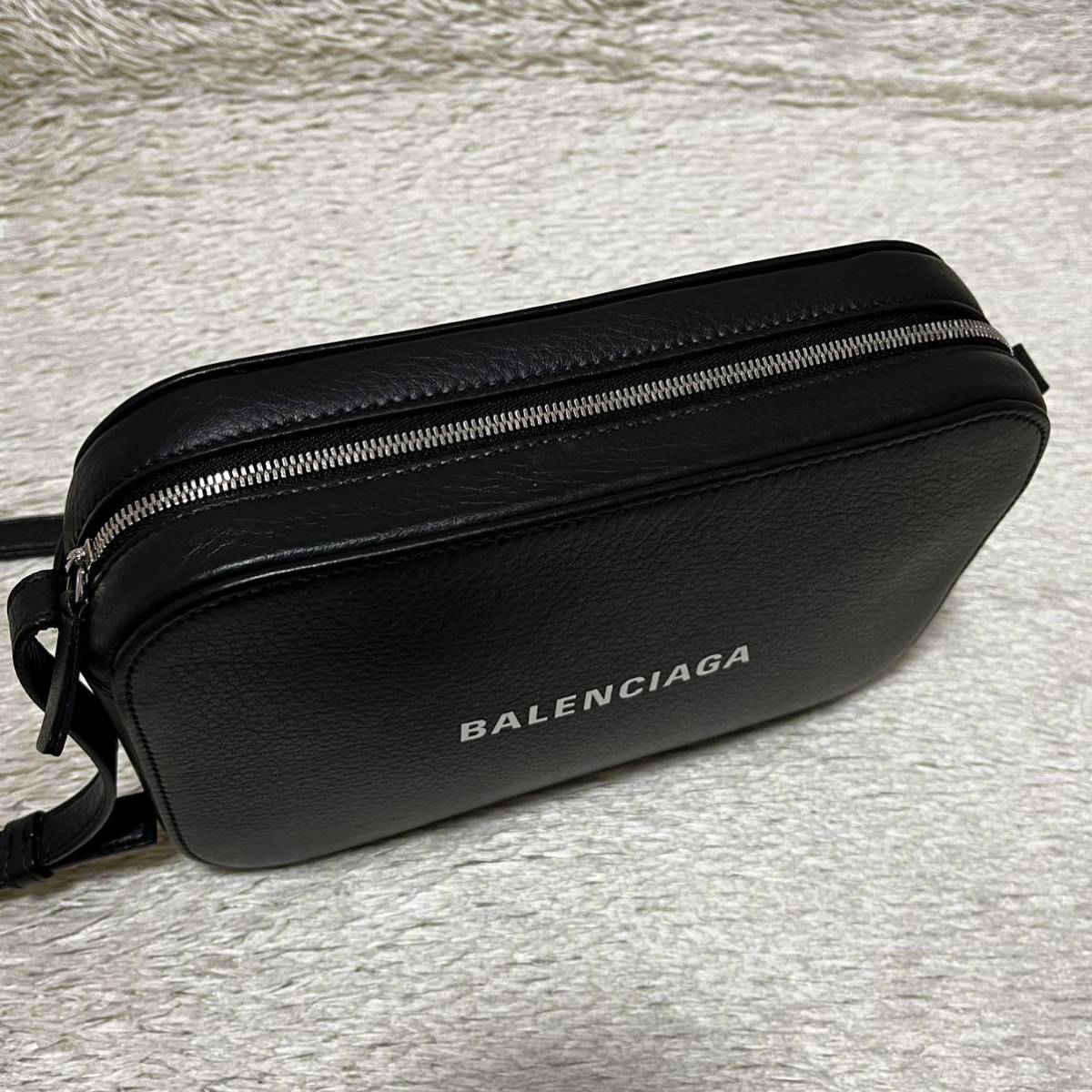 465【極美品】BALENCIAGA バレンシアガ エブリディ CAMERA S 