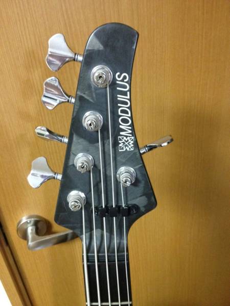 美品 MODULUS Flea Jazz Bass 5弦 レッチリ フリー モジュラス(エレキ 