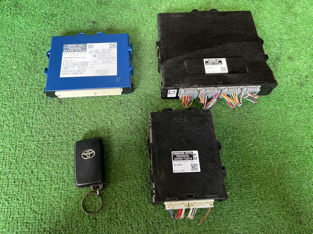223 トヨタ ZVW 30 プリウス スマートキー コンピューター セット 89681-47220 89990-47050 89535-76010 黄-253