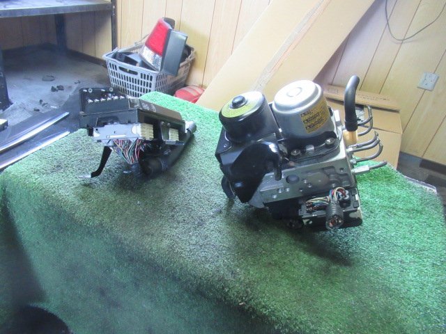 (A02985-N)マジェスタ（UZS186）純正★ABSアクチュエーター★ABS＆VSC＆TRCユニット★CPU★89540-30620★44510-30250