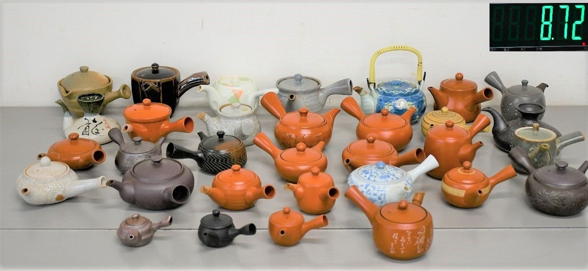 定番人気，新作 NY8-377 現状品 急須32個まとめ 総重量：約8.7㎏ 急須 茶器 茶道具 陶器 煎茶道具 土瓶 朱泥急須 平型急須 品 長期保管品(陶磁一般)｜売買されたオークション情報、yahooの商品情報をアーカイブ 陶磁一般