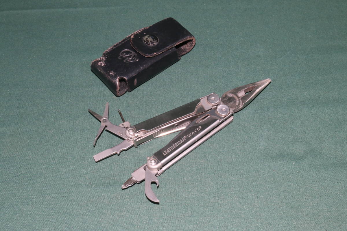 ★ アウトドアグッズフェア ★沖縄米軍使用 レア LEATHERMAN レザーマン WAVE ステンレス マルチツール ポーチ付 中古 キャンプ アウトドア