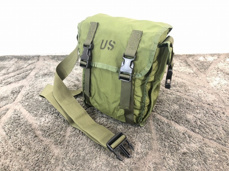 【米軍放出品】☆未使用品 ショルダーバッグ カバン ミリタリー キャリングバッグ U.S.ARMY (80) ☆CH30T
