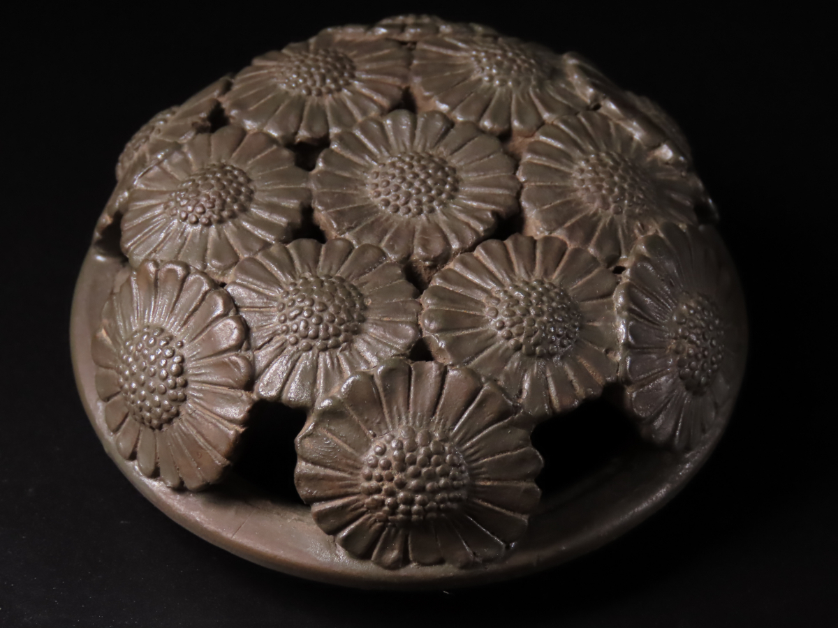 藤原楽山造　備前　菊彫透香炉　トニカ　東さ5-1028☆2F 藤原楽山造 備前 菊彫透香炉 トニカ 東さ5-1028☆2F - メルカリ