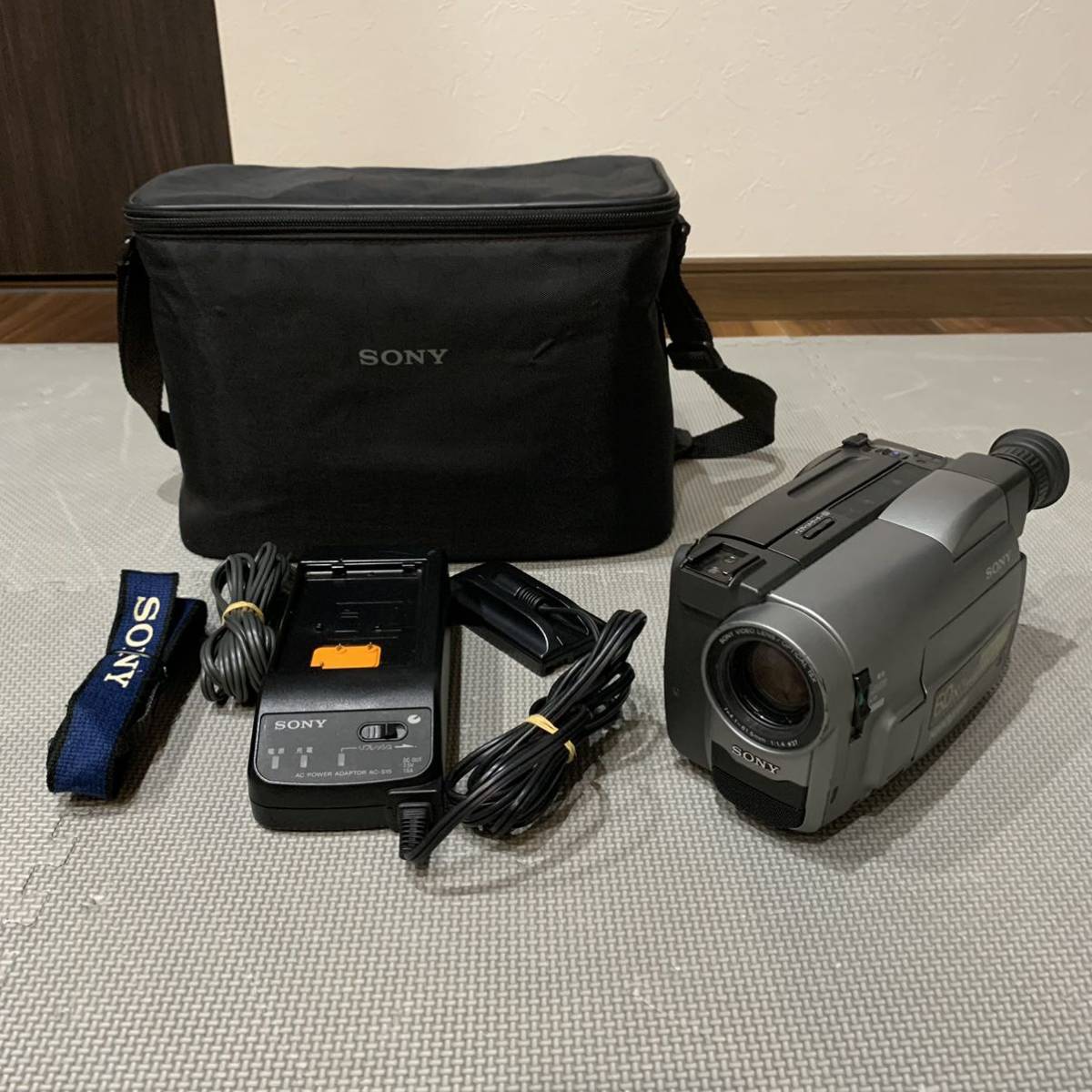 SONY 8ミリビデオカメラ CCD-TRV513 SONY 🌰 オレンジ ソニー CCD