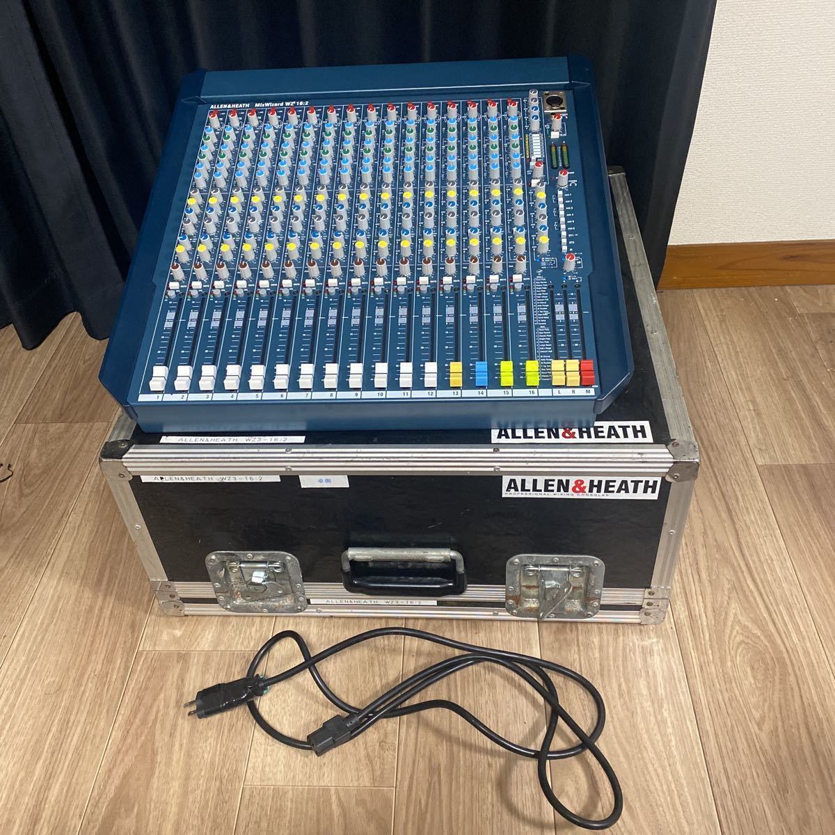 ALLEN&HEATH アレン　ヒース WZ3 16:2 アナログミキサー　簡易動作確認済み　ハードケース付き！