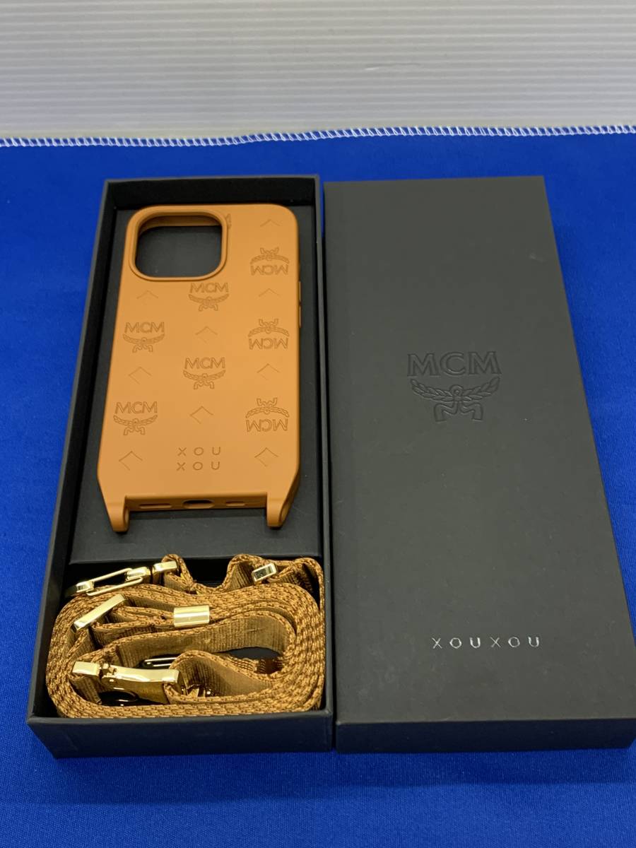 115-Ky10388-60: MCM × XOUXOU コラボ iPhone 13 Pro 用ケース 中古品 MXECSMM01CO001