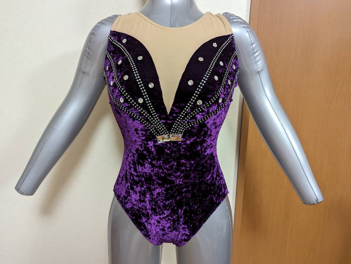 メーカー不明 女子バトントワリング 新体操 ダンス レオタード ベロア生地 紫/ベージュ 装飾 サイズL程度 オーダーメイド品