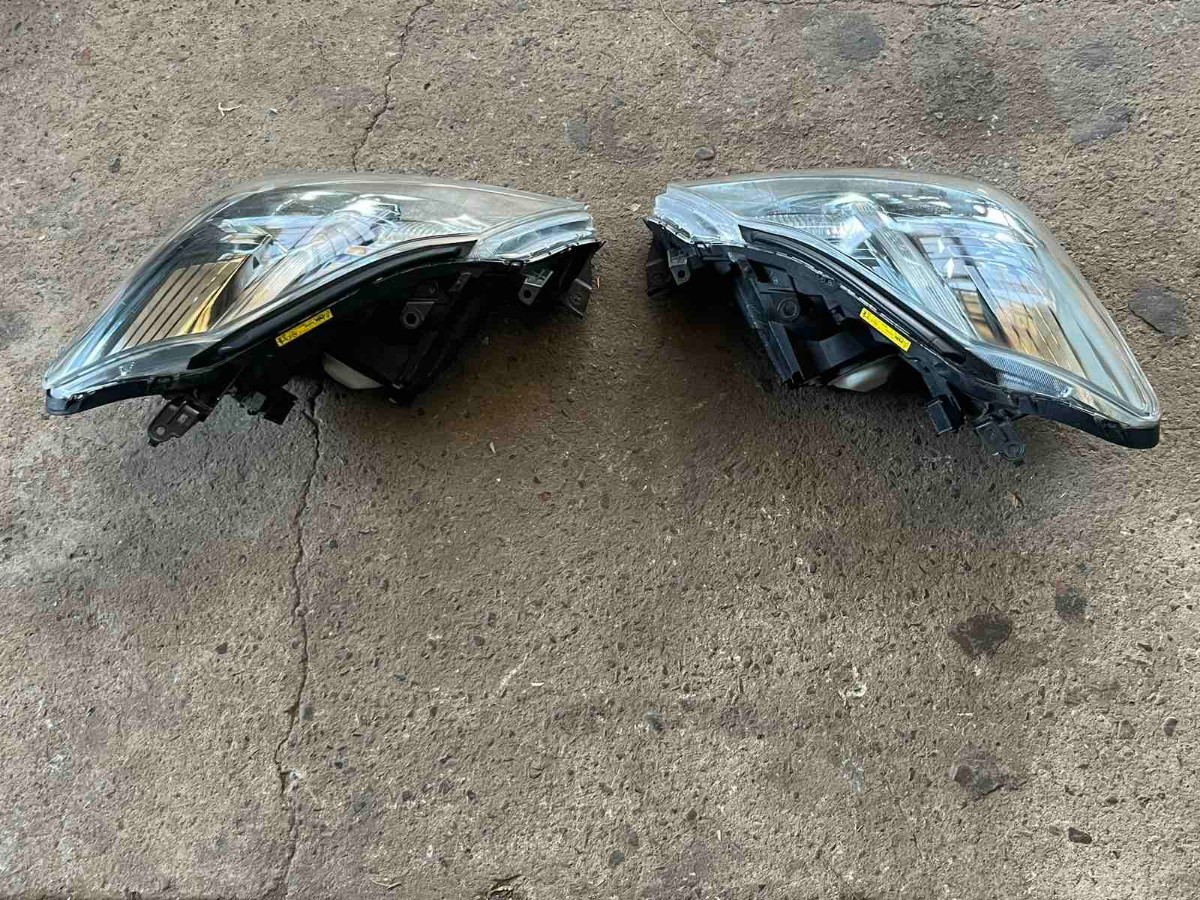 GRS200 GRS204 HID ヘッドライト HCHR 686 クラウン トヨタ 純正