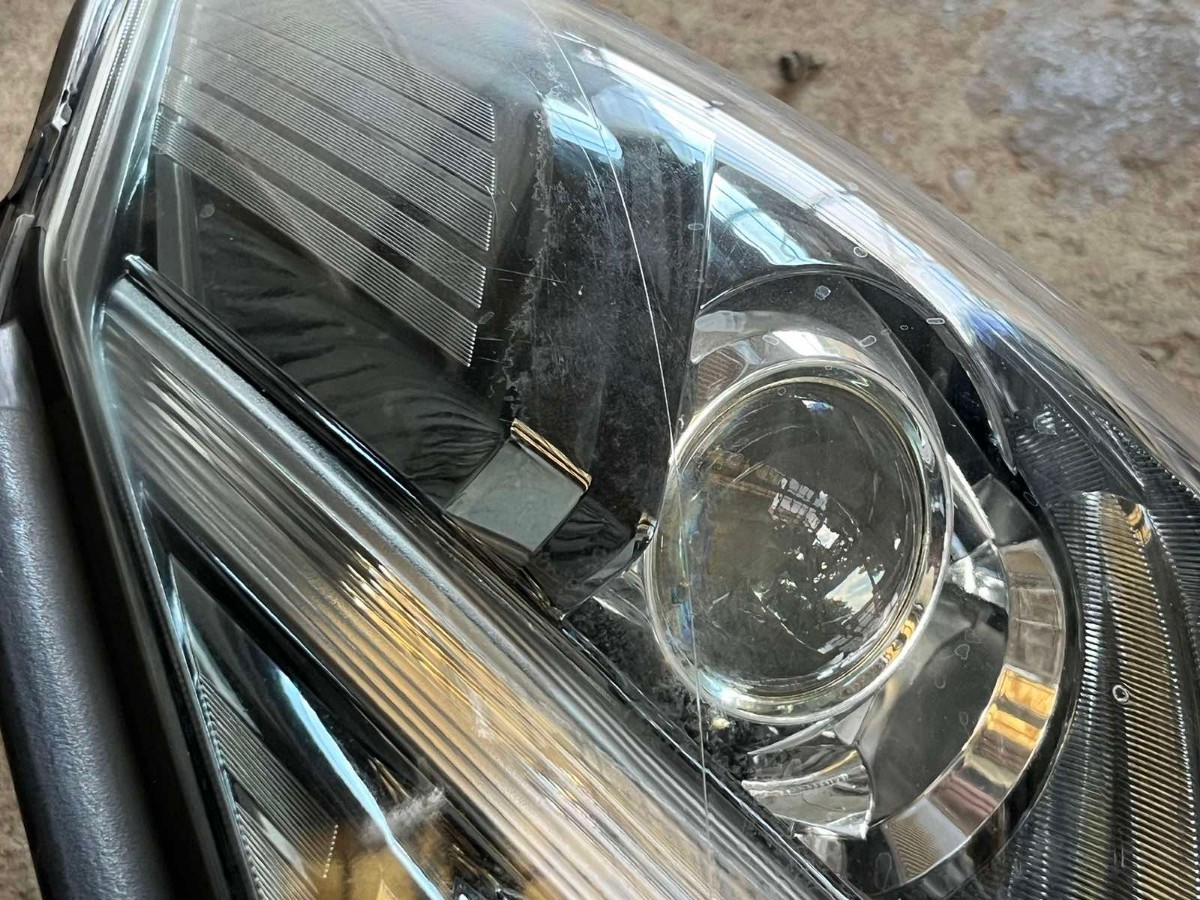GRS200 GRS204 HID ヘッドライト HCHR 686 クラウン トヨタ 純正