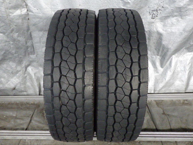 UT2620-ブリヂストン M800 245/70R19.5 136/134J 中古 2本セット オールシーズンタイヤ 2017年製 ブリヂストン M800 245／70 [1本] STUDLESS W900