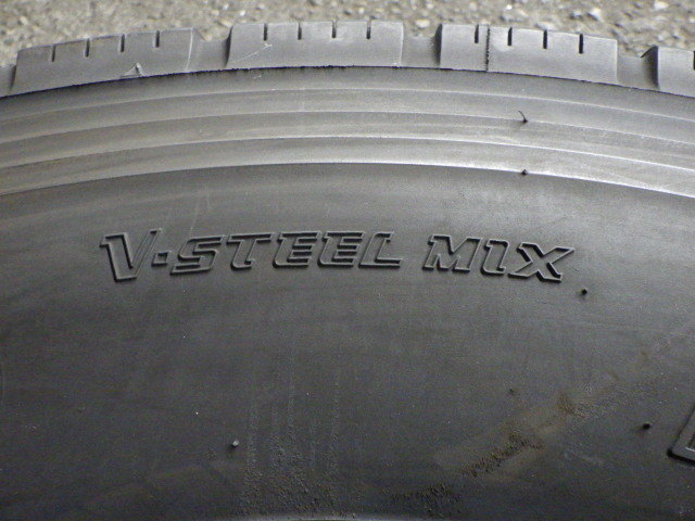UT2620-ブリヂストン M800 245/70R19.5 136/134J 中古 2本セット オールシーズンタイヤ 2017年製 ブリヂストン M800 245／70 [1本] STUDLESS W900